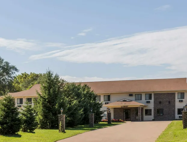 Super 8 by Wyndham Madison hotel detail image 1