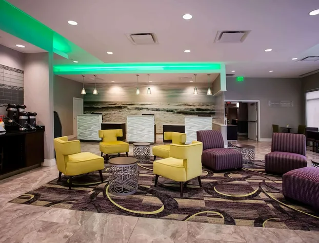 La Quinta Inn & Suites by Wyndham Virginia Beach hotel detail image 1