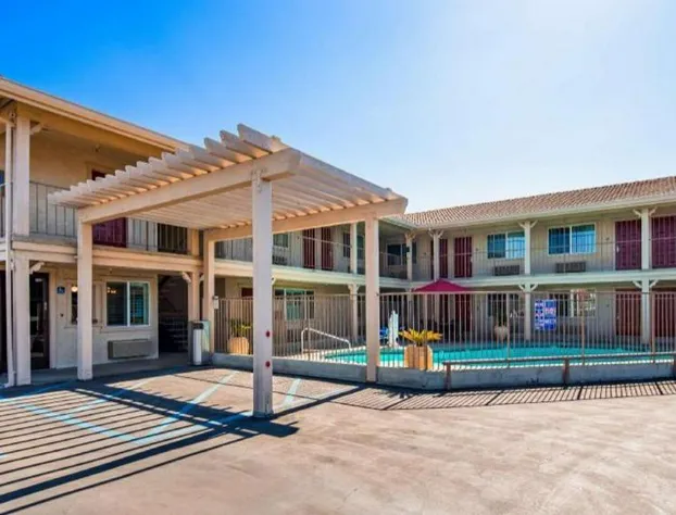 Best Western Hanford Inn hotel detail image 1