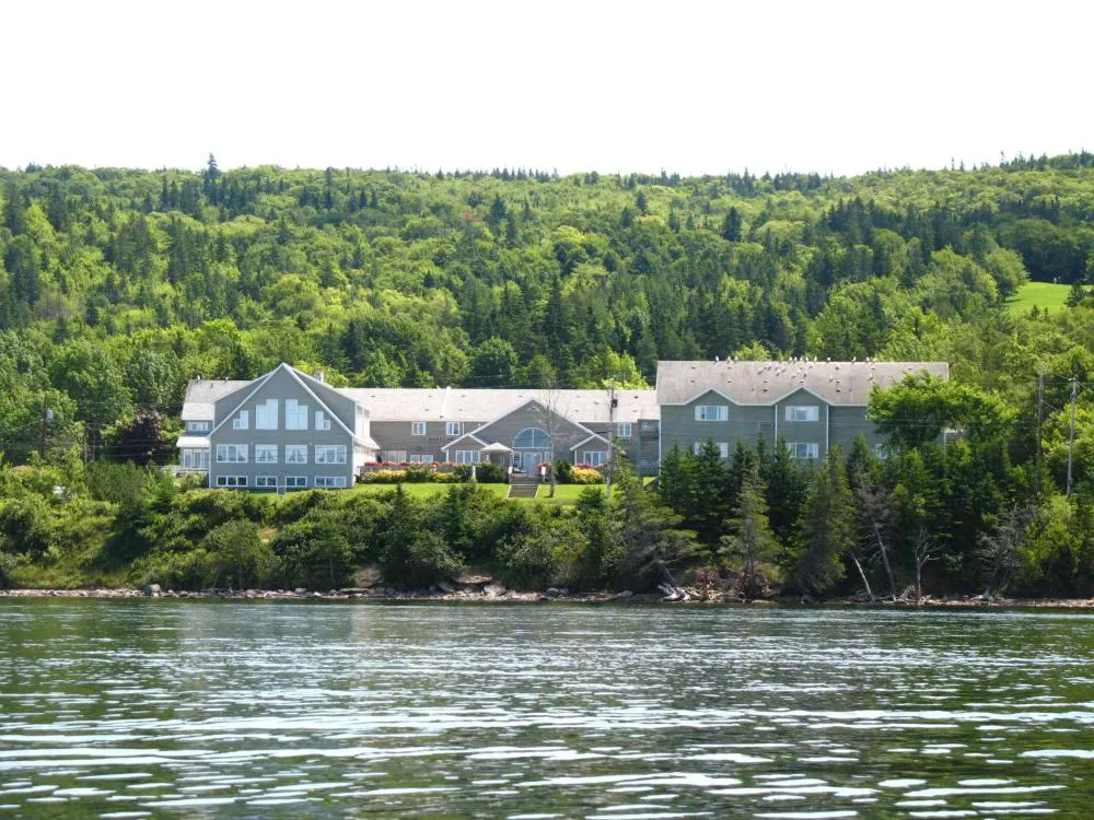 Dundee Resort & Golf Club hotel hero