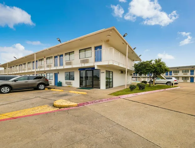 Motel 6 Greenville, TX hotel detail image 2