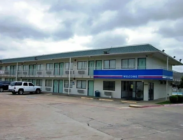Motel 6 Greenville, TX hotel detail image 1