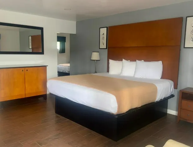 Oceanside Inn & Suites hotel detail image 4