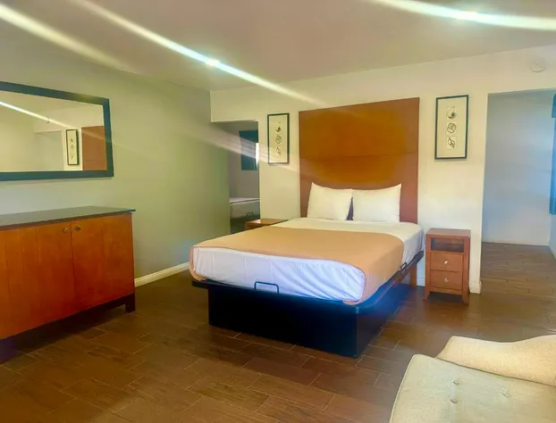 Oceanside Inn & Suites hotel detail image 2