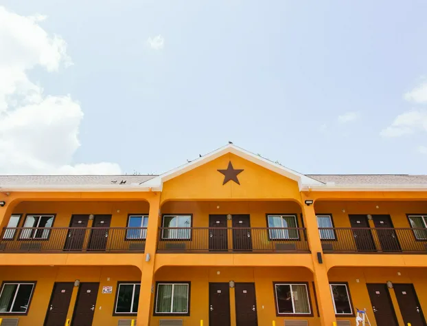 Moonlight Suites - Houston George Bush Intl Airport hotel detail image 3