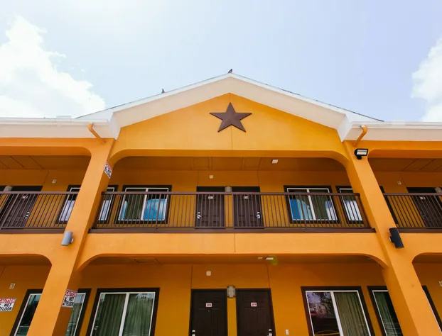 Moonlight Suites - Houston George Bush Intl Airport hotel detail image 4