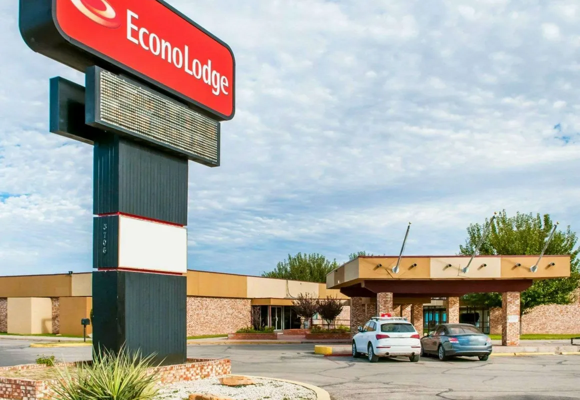 Econo Lodge Carlsbad Caverns Area hotel hero