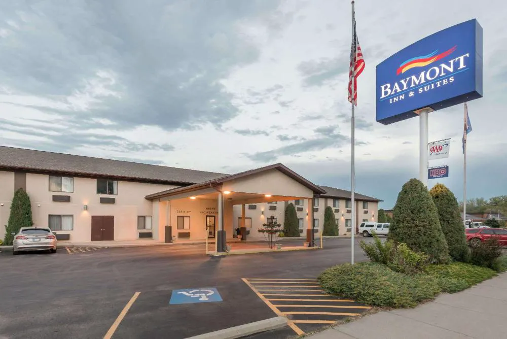 Baymont by Wyndham Hot Springs hotel hero