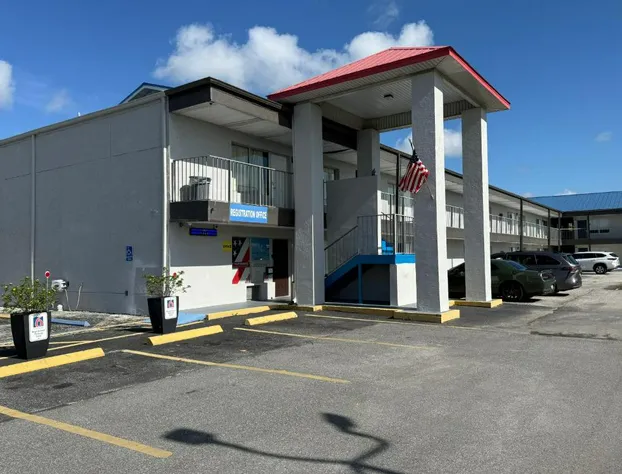 Motel 6 Englewood, FL hotel detail image 3