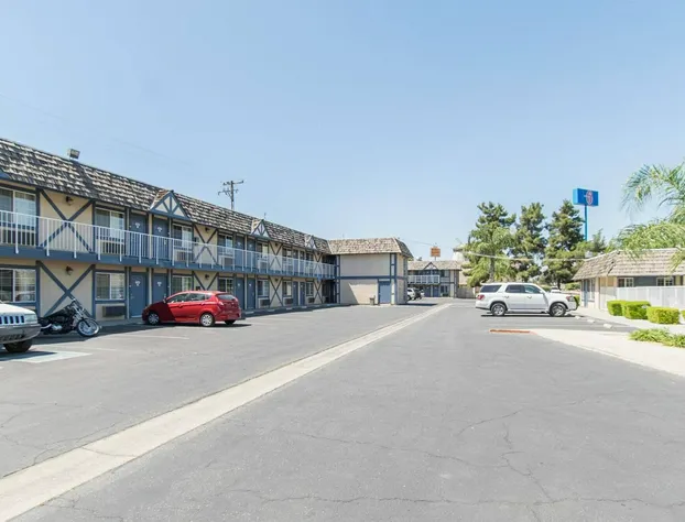 Motel 6 Kingsburg, CA hotel detail image 3