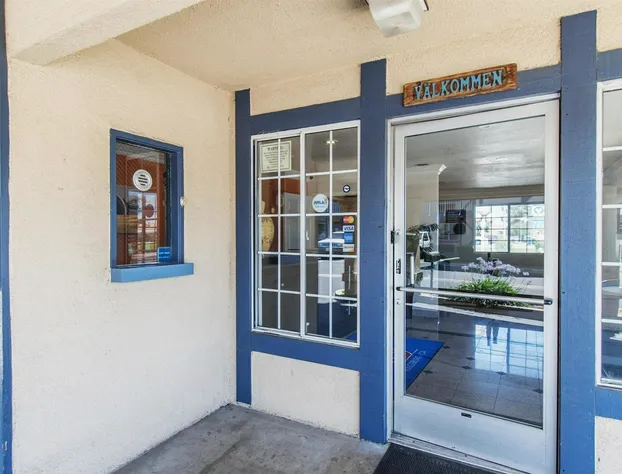 Motel 6 Kingsburg, CA hotel detail image 4