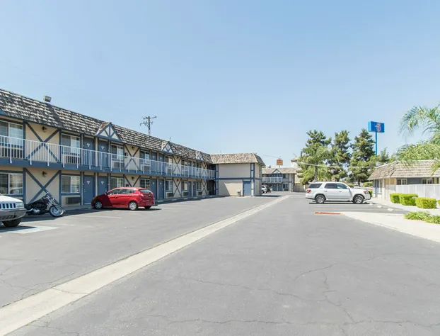 Motel 6 Kingsburg, CA hotel detail image 3