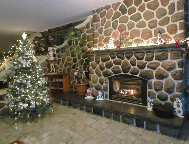 L Auberge et restaurant La Glacière hotel detail image 2