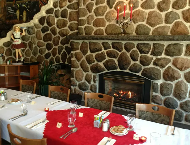 L Auberge et restaurant La Glacière hotel detail image 2