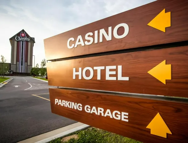 Cherokee Casino Hotel Roland hotel detail image 4
