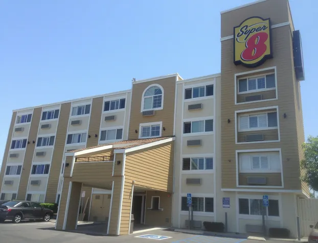 Super 8 by Wyndham National City Chula Vista hotel detail image 2