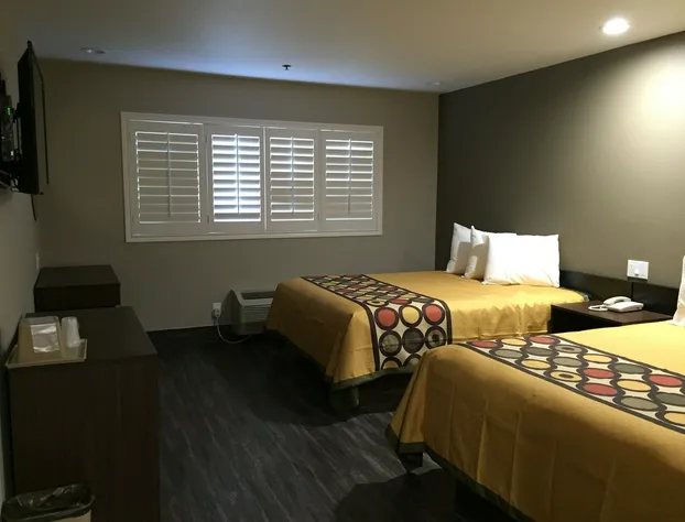 Super 8 by Wyndham National City Chula Vista hotel detail image 4