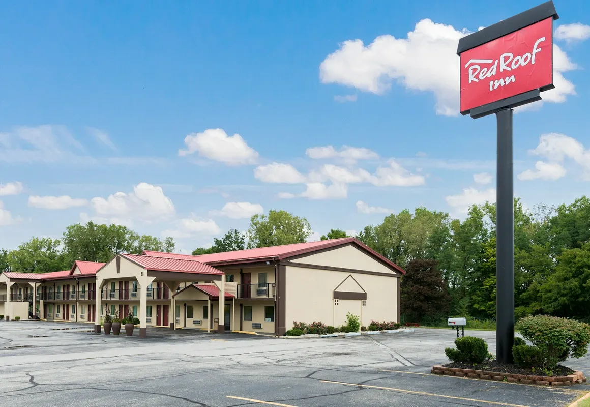 Red Roof Inn Marion, IN hotel hero