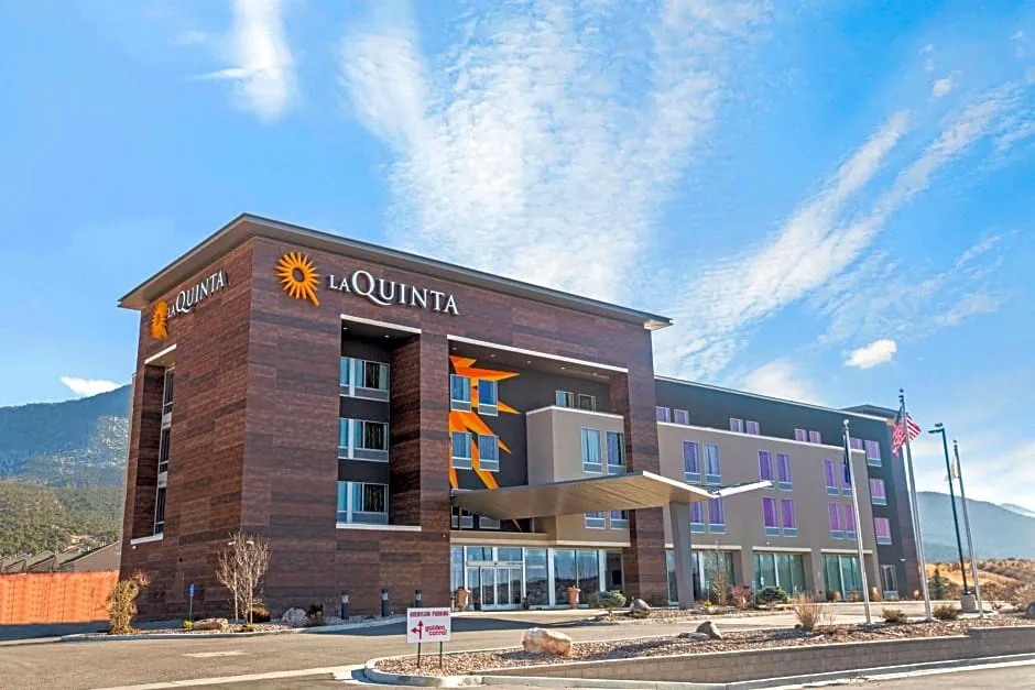 La Quinta Inn & Suites by Wyndham Cedar City hotel hero