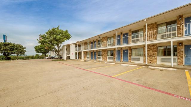 Motel 6 Red Oak, TX - Dallas hotel detail image 1