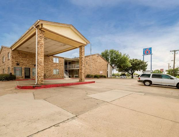 Motel 6 Red Oak, TX - Dallas hotel detail image 1