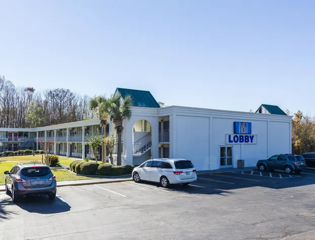 Motel 6 Townsend, GA hotel detail image 1