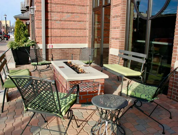 Courtyard by Marriott Holland Downtown hotel detail image 1