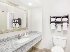 Days Inn & Suites by Wyndham Madisonville hotel detail image 2