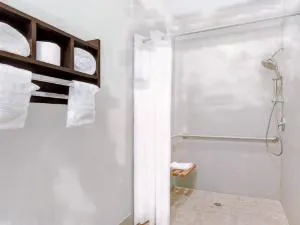 Days Inn & Suites by Wyndham Madisonville hotel detail image 3