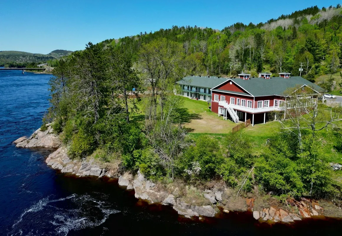 Hotel Marineau Mattawin hotel hero