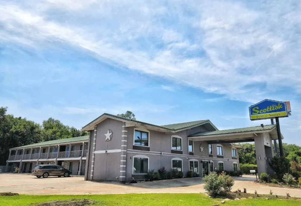 Scottish Inns & Suites Shenandoah Woodlands Mall hotel hero