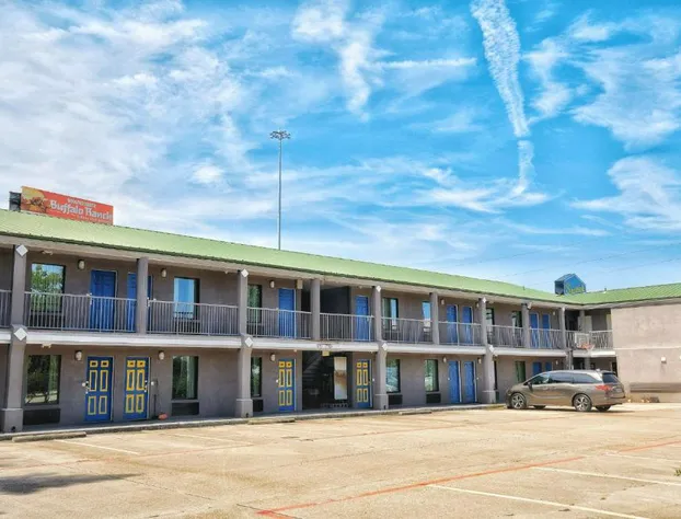 Scottish Inns & Suites Shenandoah Woodlands Mall hotel detail image 1