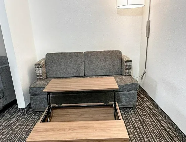 Estherville Hotel & Suites hotel detail image 4