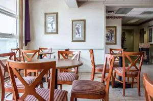 Econo Lodge hotel detail image 4