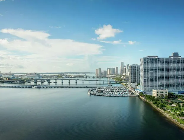 DoubleTree by Hilton Grand Hotel Biscayne Bay hotel detail image 3