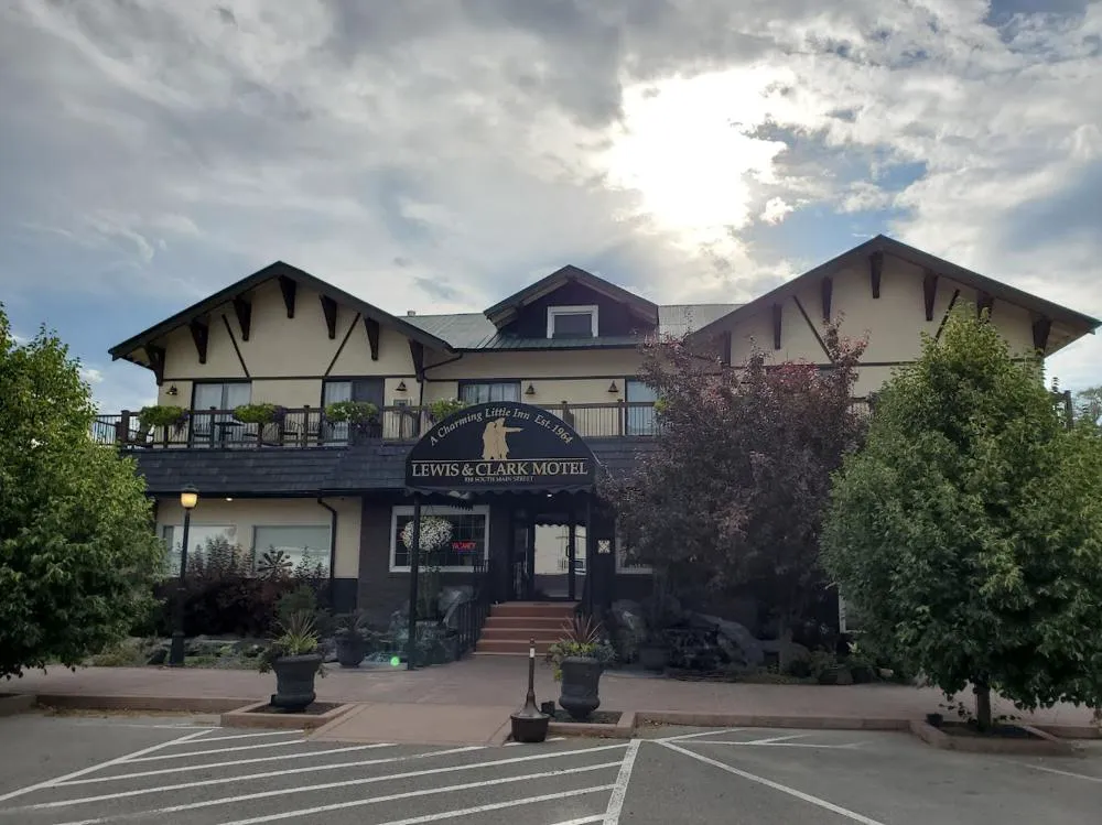 Three Forks Lewis & Clark Motel hotel hero