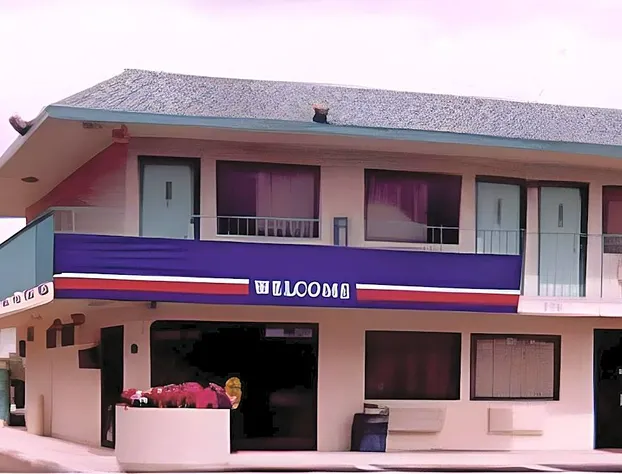 Red Carpet Inn Jeffersonville hotel detail image 3