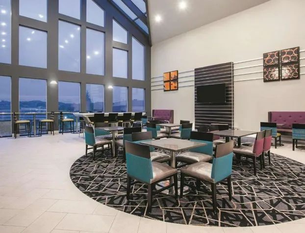 La Quinta Inn & Suites by Wyndham Dublin - Pleasanton hotel detail image 4