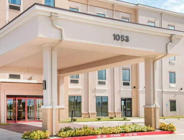 Comfort Inn & Suites hotel detail image 1