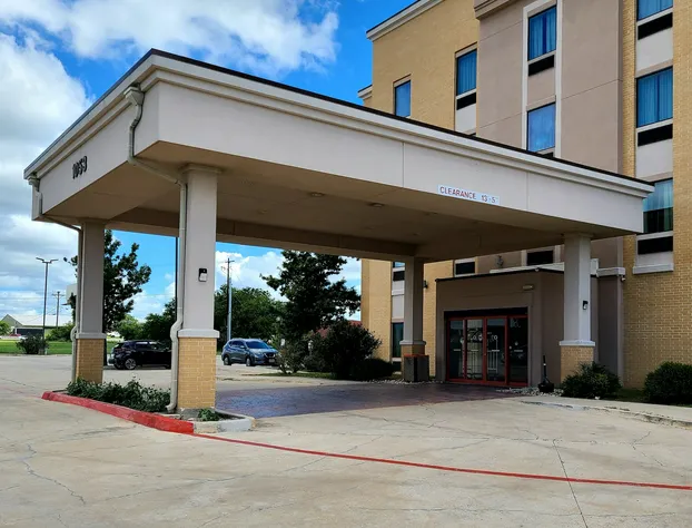 Comfort Inn & Suites hotel detail image 2