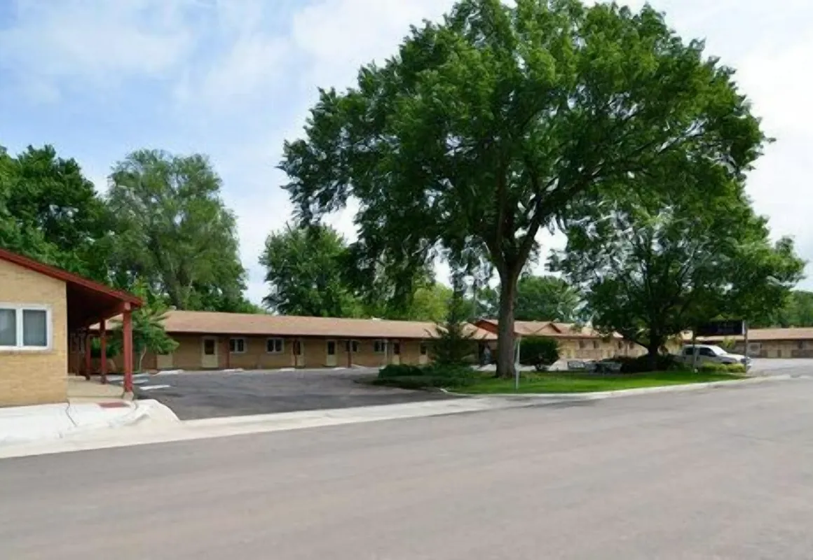 UBar Inn & Suites hotel hero