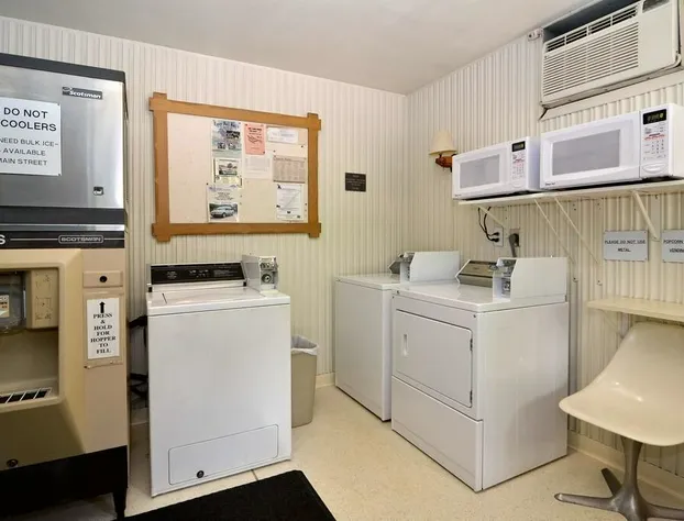 UBar Inn & Suites hotel detail image 2