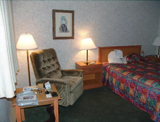 UBar Inn & Suites hotel detail image 4