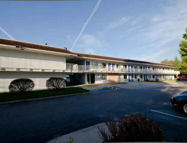 Motel 6 Camp Springs, DC - South Camp Springs hotel detail image 1