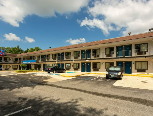 Motel 6 Camp Springs, DC - South Camp Springs hotel detail image 2