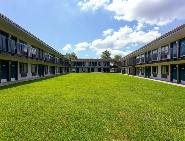 Motel 6 Camp Springs, DC - South Camp Springs hotel detail image 3