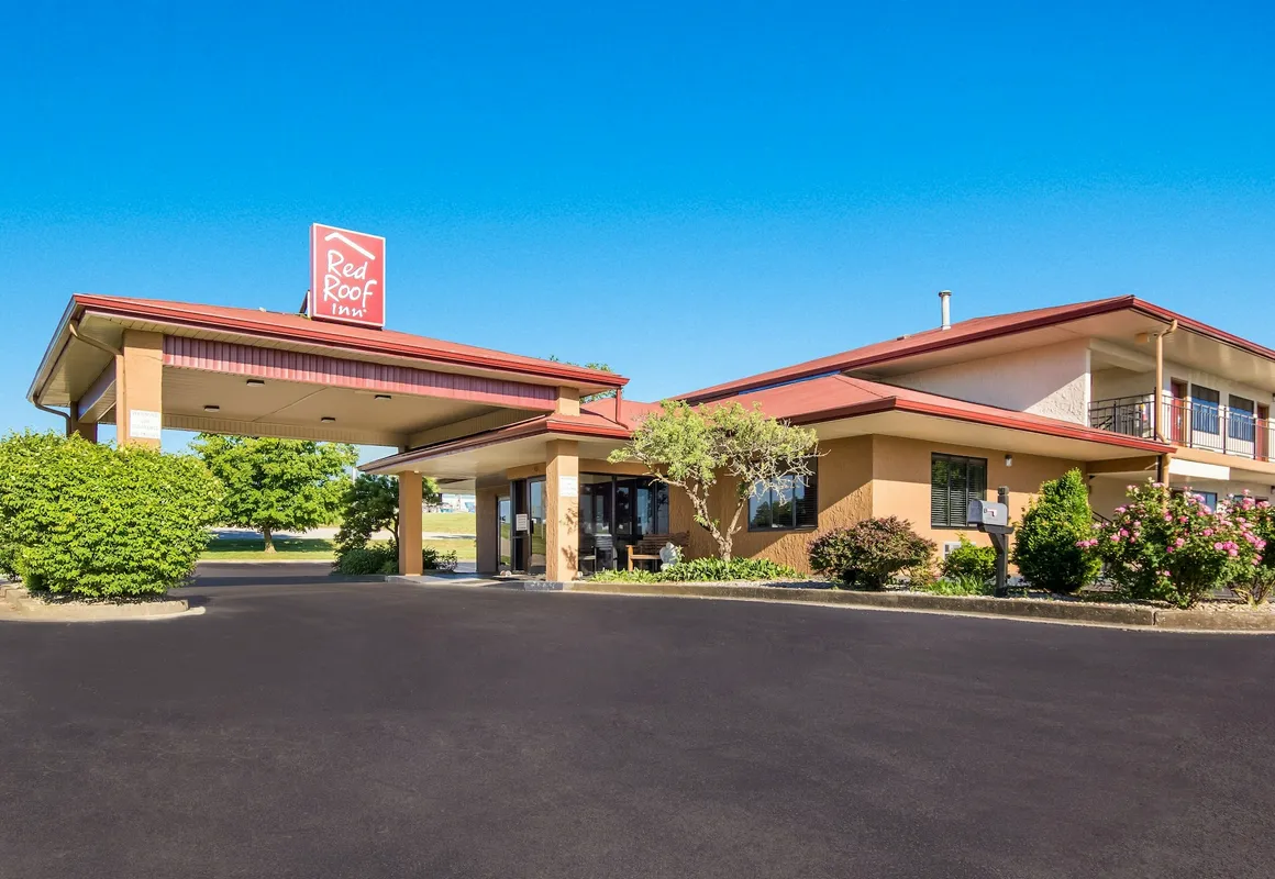 Red Roof Inn Shelbyville hotel hero