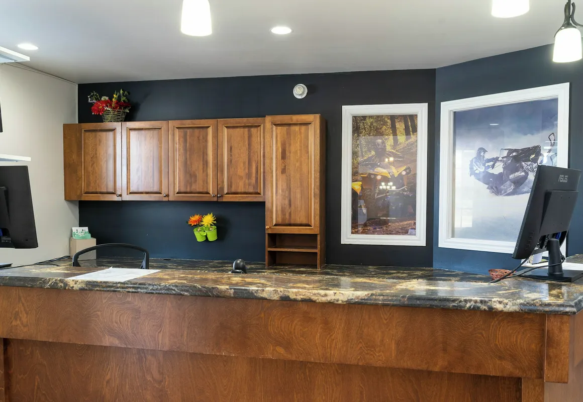 Hotel Marineau La Tuque Centre hotel hero