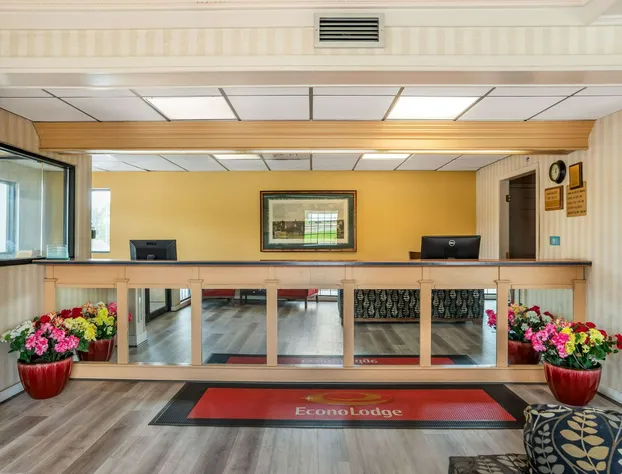 Econo Lodge Inn & Suites hotel detail image 2