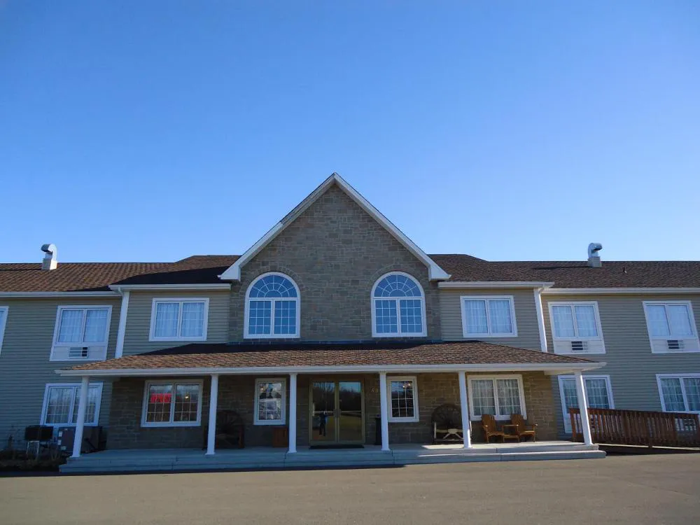 Auberge Bouctouche Inn & Suites hotel hero
